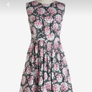 Size S Emily and Fin Floral Lucy Dress